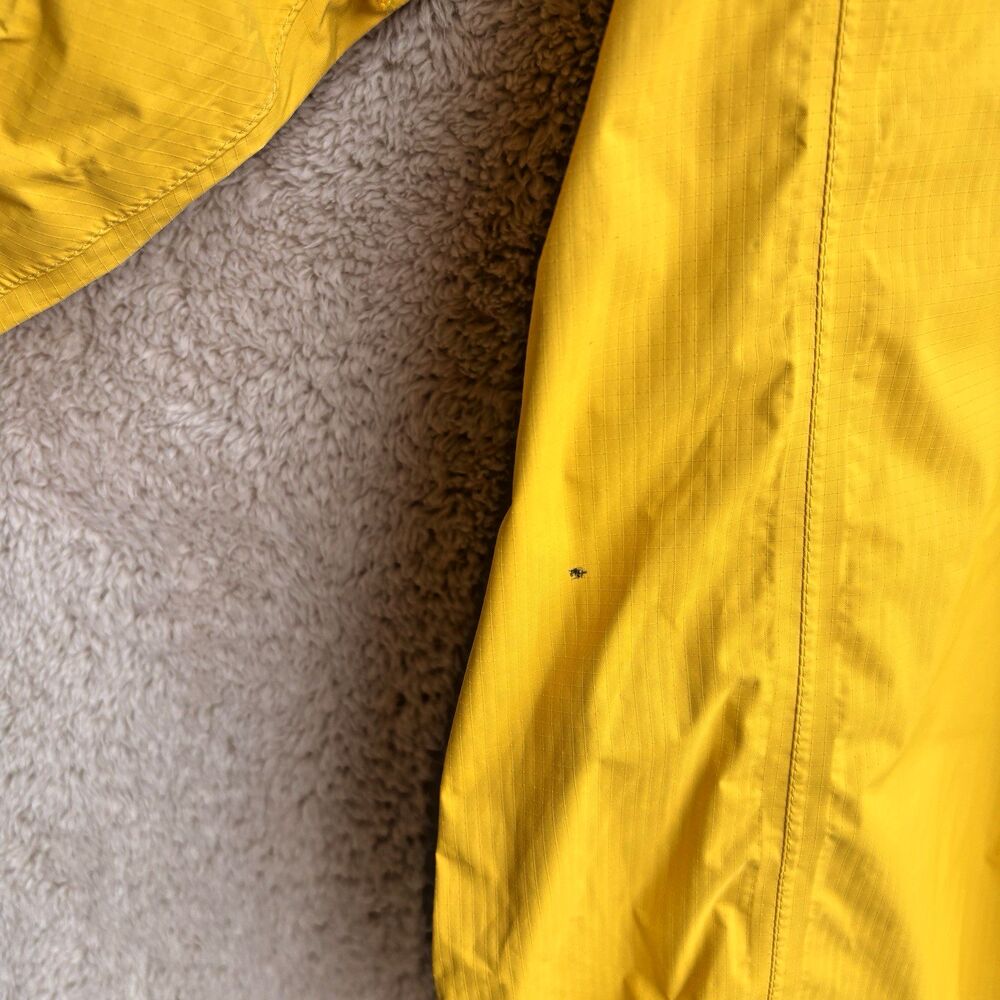 VTG LL Bean Yellow Rain Jacket Mens L Reg Hooded Full Zip Waterproof Pockets - Picture 9 of 11